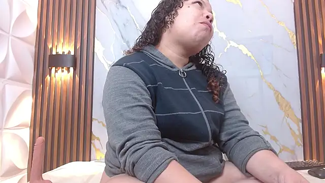 Snapshot of Alinna_addas_03 chatting on 10-27-25, 11:58 Alinna addas 03 online show from 10-27-25, 11:58