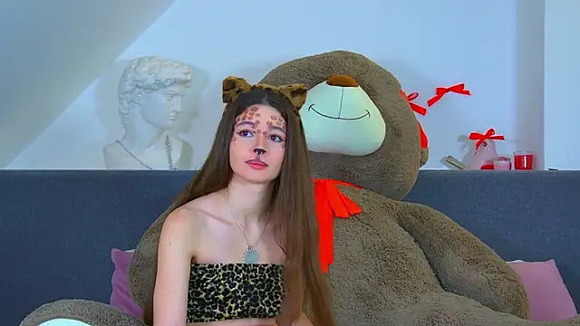 AmeliaFlares online show from 10-28-25, 06:21