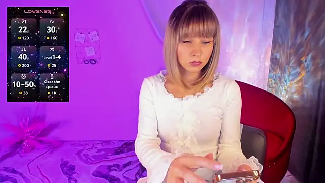 CharmBianca online show from 11-16-25, 01:17