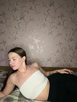 Snapshot of Arielle_Swan chatting on 02-01-26, 03:21 Arielle Swan online show from 02-01-26, 03:21