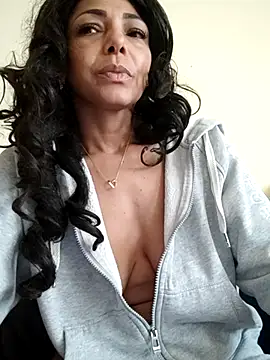 Lunasquirt1985 online show from 09-26-25, 09:24