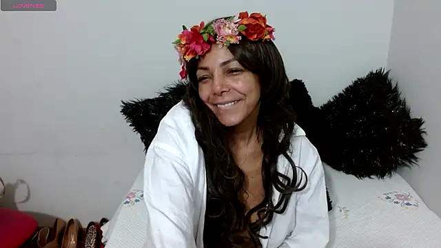 Lunasquirt1985 online show from 11-17-25, 12:22