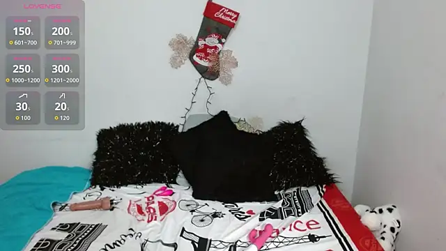 Lunasquirt1985 online show from 12-18-25, 05:41