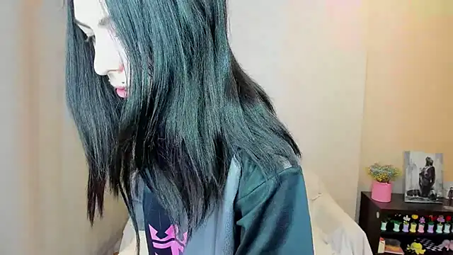 ErlinaBuoy online show from 06-19-26, 07:01