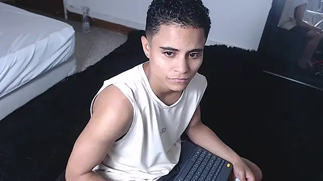 Liiamthompson online show from 02-25-25, 05:15