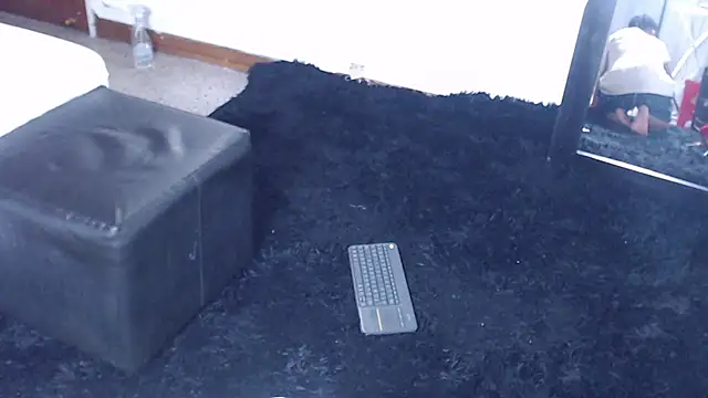 Liiamthompson online show from 02-25-25, 08:19