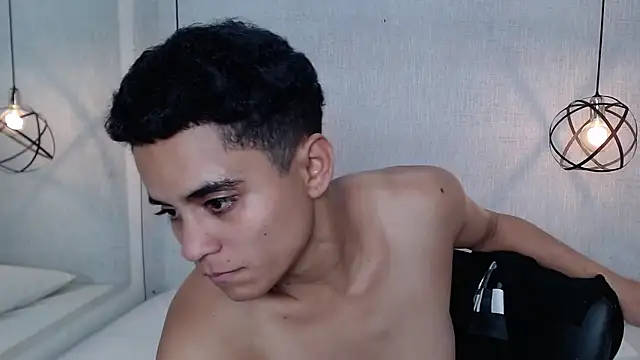 Liiamthompson online show from 03-18-25, 09:32