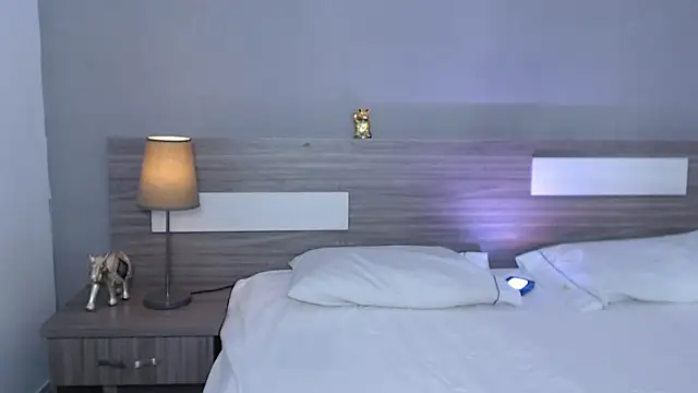 Liiamthompson online show from 09-28-25, 09:25