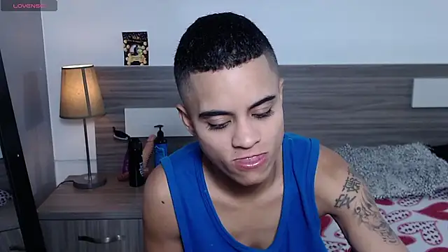 Liiamthompson online show from 11-23-25, 10:53