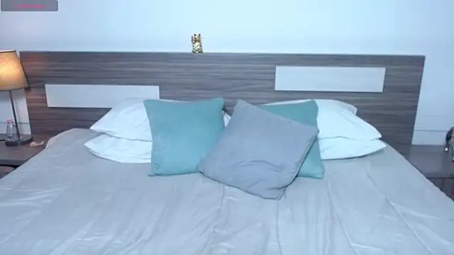 Liiamthompson online show from 02-14-26, 11:34