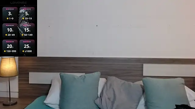 Liiamthompson online show from 04-10-26, 09:36