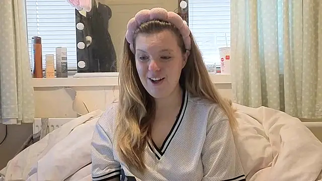 Demi WelshX online show from 11-20-25, 09:53