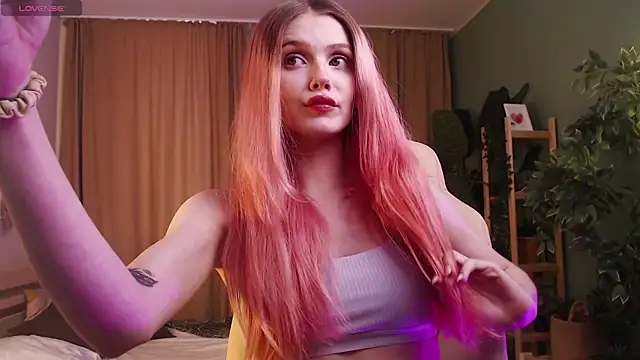 Gretchen Mol online show from 01-13-26, 07:35