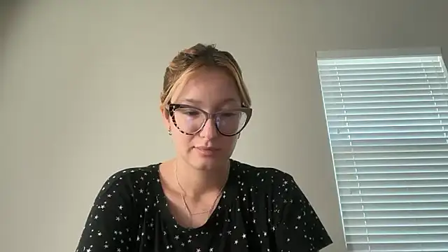 Snapshot of Mermaid-hana chatting on 03-22-25, 10:37 Mermaid-hana online show from 03-22-25, 10:37