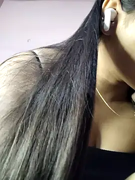 Snapshot of RAYI_123 chatting on 05-13-26, 06:00 RAYI 123 online show from 05-13-26, 06:00