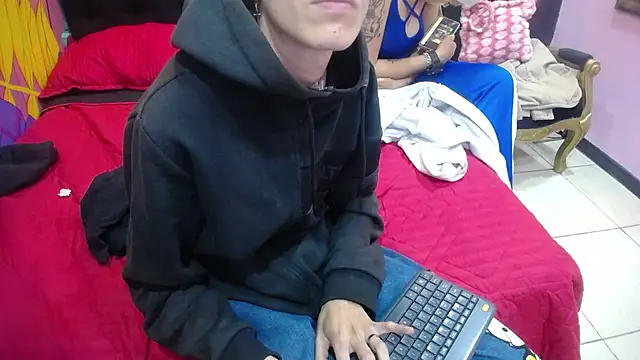 SimonAndJocelyn online show from 03-20-25, 07:57