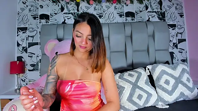 Snapshot of LucyRosse chatting on 03-12-26, 11:27 LucyRosse online show from 03-12-26, 11:27