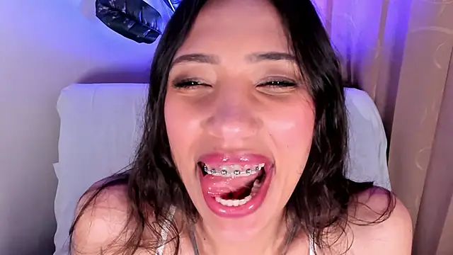 Miss veronicaa2 online show from 04-29-26, 01:26