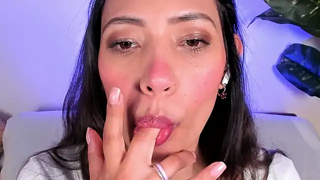 Miss veronicaa2 online show from 05-14-26, 01:18