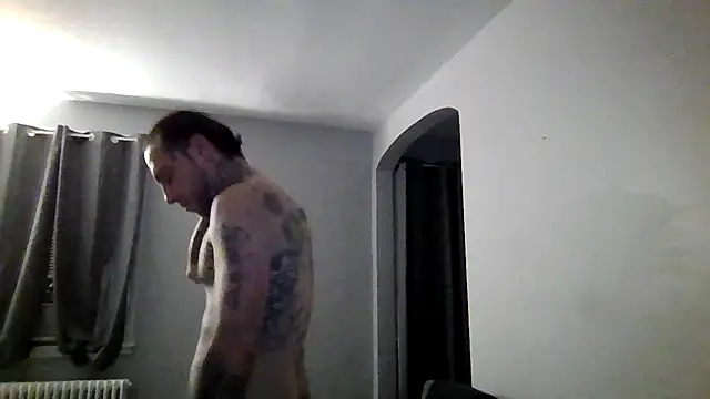 cruz815 online show from 12-01-25, 05:56