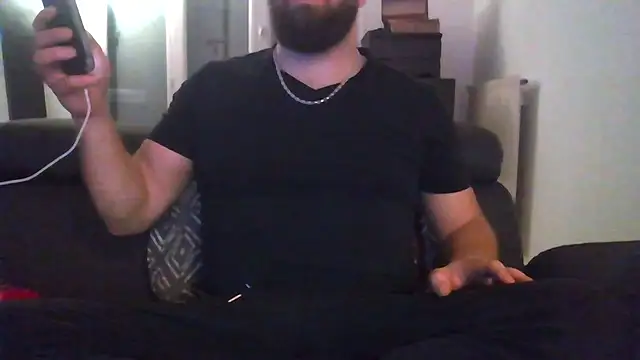 Snapshot of Zer_oki chatting on 11-15-25, 04:47 Zer oki online show from 11-15-25, 04:47