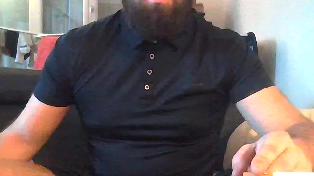 Snapshot of Zer_oki chatting on 12-19-25, 10:22 Zer oki online show from 12-19-25, 10:22