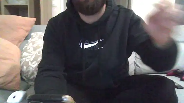 Snapshot of Zer_oki chatting on 02-12-26, 10:05 Zer oki online show from 02-12-26, 10:05