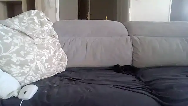 Snapshot of Zer_oki chatting on 03-16-26, 08:18 Zer oki online show from 03-16-26, 08:18