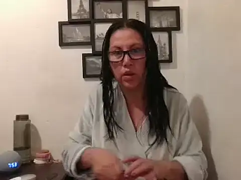Snapshot of MirandaLatinaLovely chatting on 02-18-25, 01:54 MirandaLatinaLovely online show from 02-18-25, 01:54