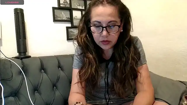 MirandaLatinaLovely online show from 04-28-26, 03:11