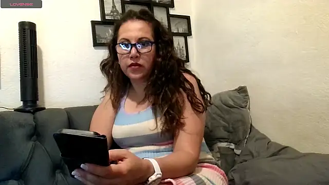 MirandaLatinaLovely online show from 05-12-26, 05:15