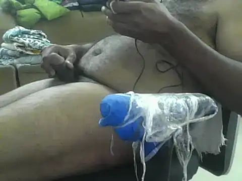 Snapshot of awesomeroc123 chatting on 01-12-25, 08:36 awesomeroc123 online show from 01-12-25, 08:36