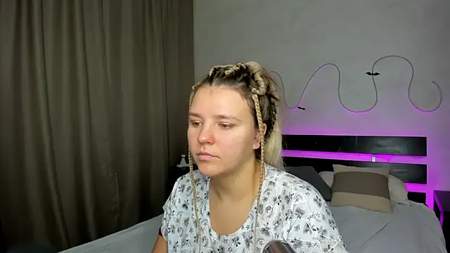 Snapshot of Jenny_Jimmy chatting on 10-30-25, 01:07 Jenny Jimmy online show from 10-30-25, 01:07