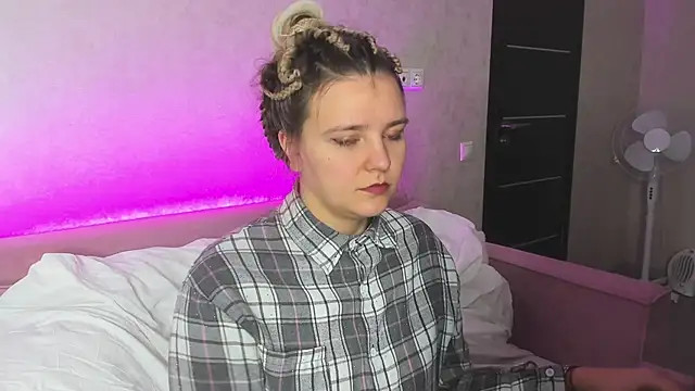 Snapshot of Jenny_Jimmy chatting on 11-02-25, 12:57 Jenny Jimmy online show from 11-02-25, 12:57