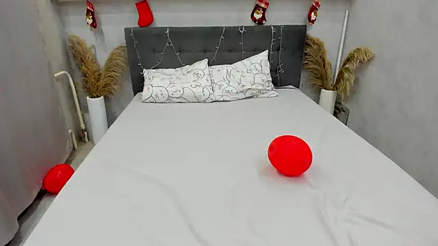 Snapshot of Jenny_Jimmy chatting on 02-13-26, 01:12 Jenny Jimmy online show from 02-13-26, 01:12