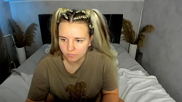 Snapshot of Jenny_Jimmy chatting on 02-20-26, 06:26 Jenny Jimmy online show from 02-20-26, 06:26