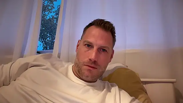 Snapshot of Christian87xxx chatting on 10-04-25, 04:49 Christian87xxx online show from 10-04-25, 04:49