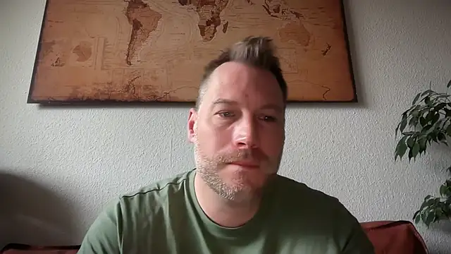 Snapshot of Christian87xxx chatting on 11-15-25, 09:39 Christian87xxx online show from 11-15-25, 09:39