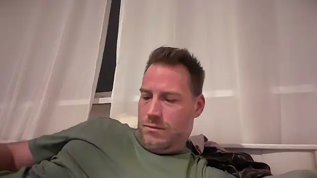 Snapshot of Christian87xxx chatting on 12-01-25, 05:29 Christian87xxx online show from 12-01-25, 05:29