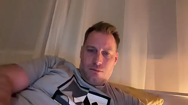 Christian87xxx online show from 12-13-25, 11:43