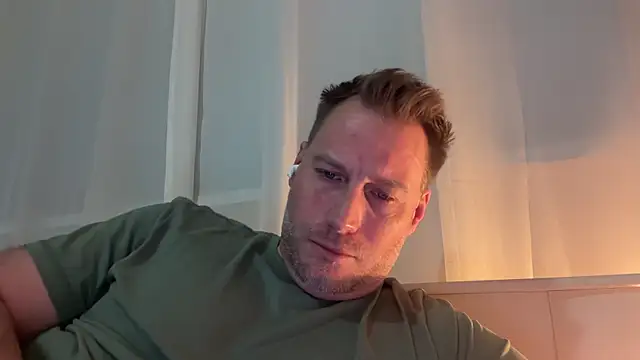 Snapshot of Christian87xxx chatting on 01-16-26, 05:28 Christian87xxx online show from 01-16-26, 05:28