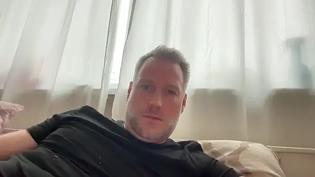 Snapshot of Christian87xxx chatting on 02-06-26, 11:02 Christian87xxx online show from 02-06-26, 11:02