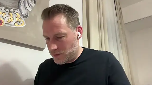 Snapshot of Christian87xxx chatting on 02-11-26, 09:31 Christian87xxx online show from 02-11-26, 09:31