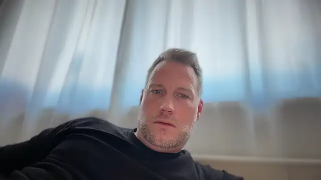 Snapshot of Christian87xxx chatting on 03-06-26, 03:41 Christian87xxx online show from 03-06-26, 03:41