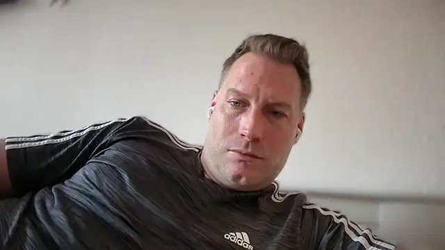 Snapshot of Christian87xxx chatting on 03-22-26, 04:21 Christian87xxx online show from 03-22-26, 04:21