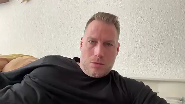 Snapshot of Christian87xxx chatting on 03-29-26, 11:10 Christian87xxx online show from 03-29-26, 11:10