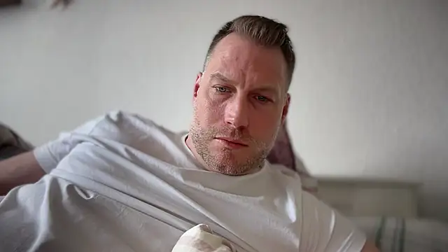 Snapshot of Christian87xxx chatting on 04-02-26, 02:58 Christian87xxx online show from 04-02-26, 02:58