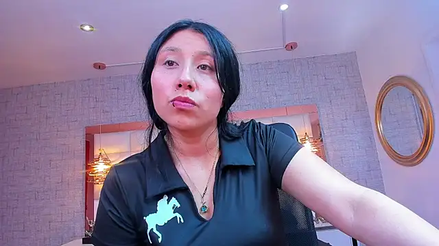 Snapshot of Nohemi_louse chatting on 05-06-26, 07:30 Nohemi louse online show from 05-06-26, 07:30