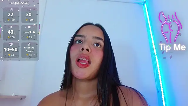 Snapshot of Roxy_Stonee chatting on 10-25-25, 07:30 Roxy Stonee online show from 10-25-25, 07:30