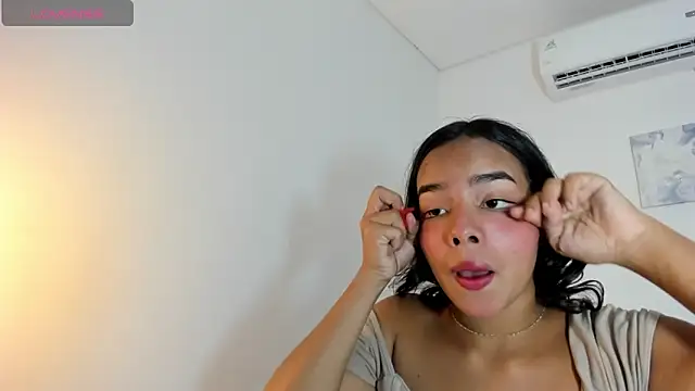 Snapshot of Roxy_Stonee chatting on 02-14-26, 05:10 Roxy Stonee online show from 02-14-26, 05:10